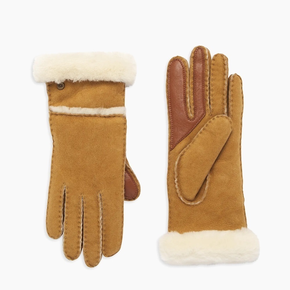 UGG Seamed Sheepskin Tech Gloves in Chestnut New with Tags!